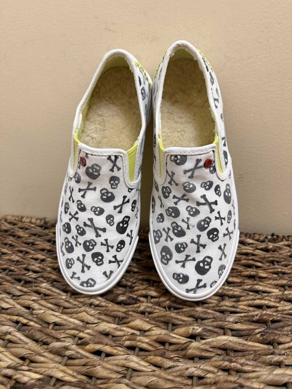 Ugg White Sneakers Woman’s Skull Halloween Fun 7